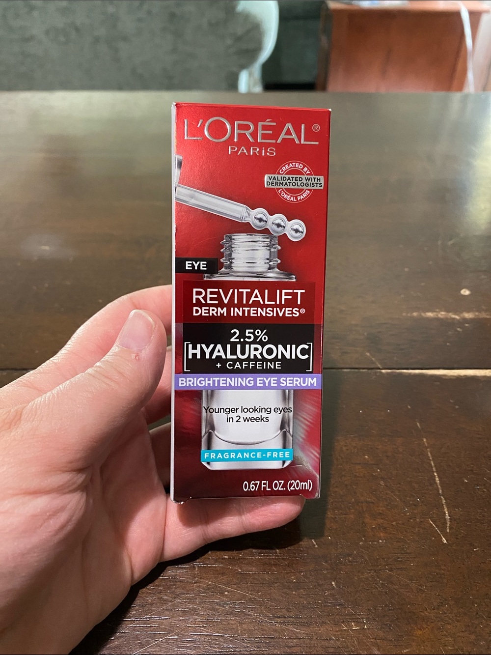 L'Oréal Paris Revitalift 2.5% Hyaluronic Brightening Eye Serum - Red. NIB